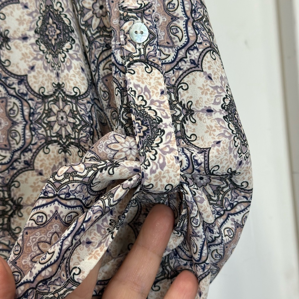 Daniel Rainn size small blouse - Picture 4 of 7